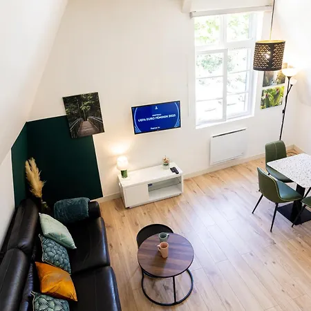 Mirabeau Sous Les Toits 2 - *