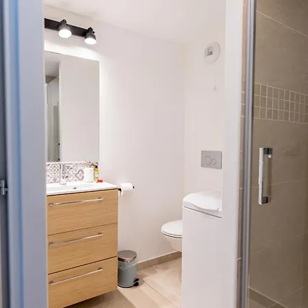 Mirabeau Sous Les Toits 2 -