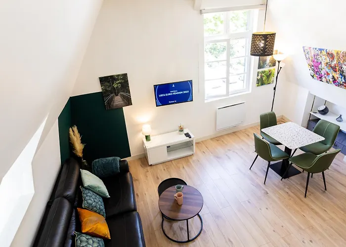 Mirabeau Sous Les Toits 2 - *