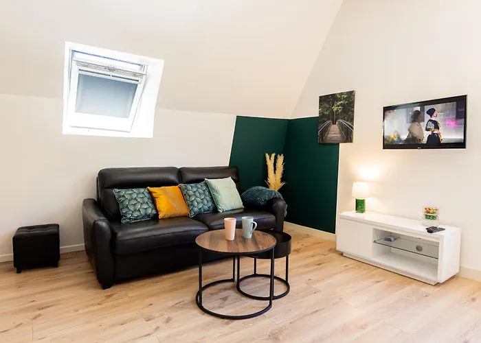 Mirabeau Sous Les Toits 2 - Тур