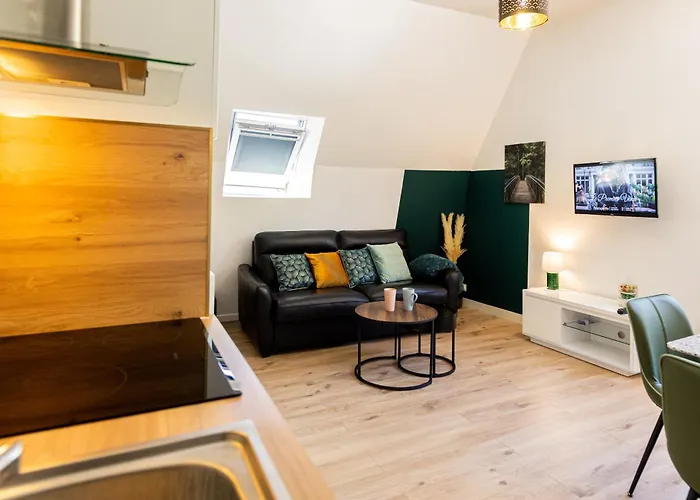 Mirabeau Sous Les Toits 2 - * Тур