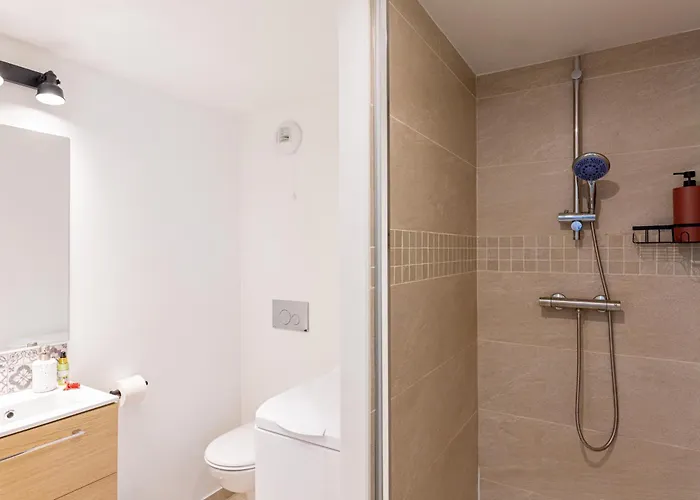 Апартаменты Mirabeau Sous Les Toits 2 -